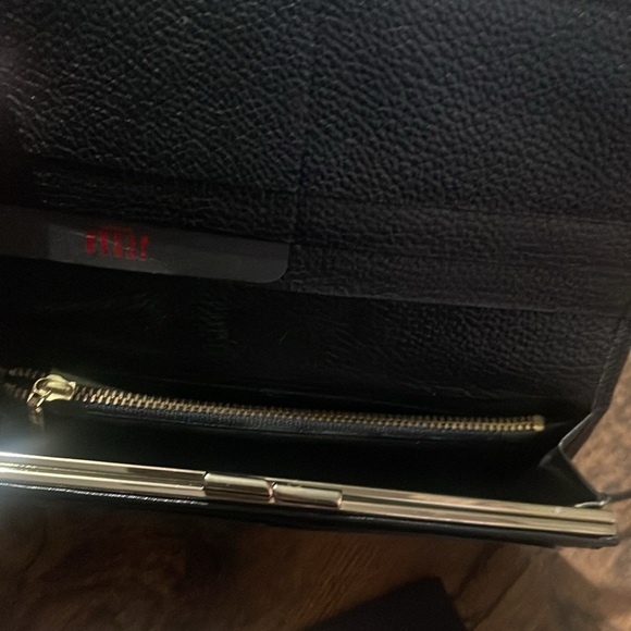 Junko wallet 

Elegant Black Leather - Picture 3 of 7